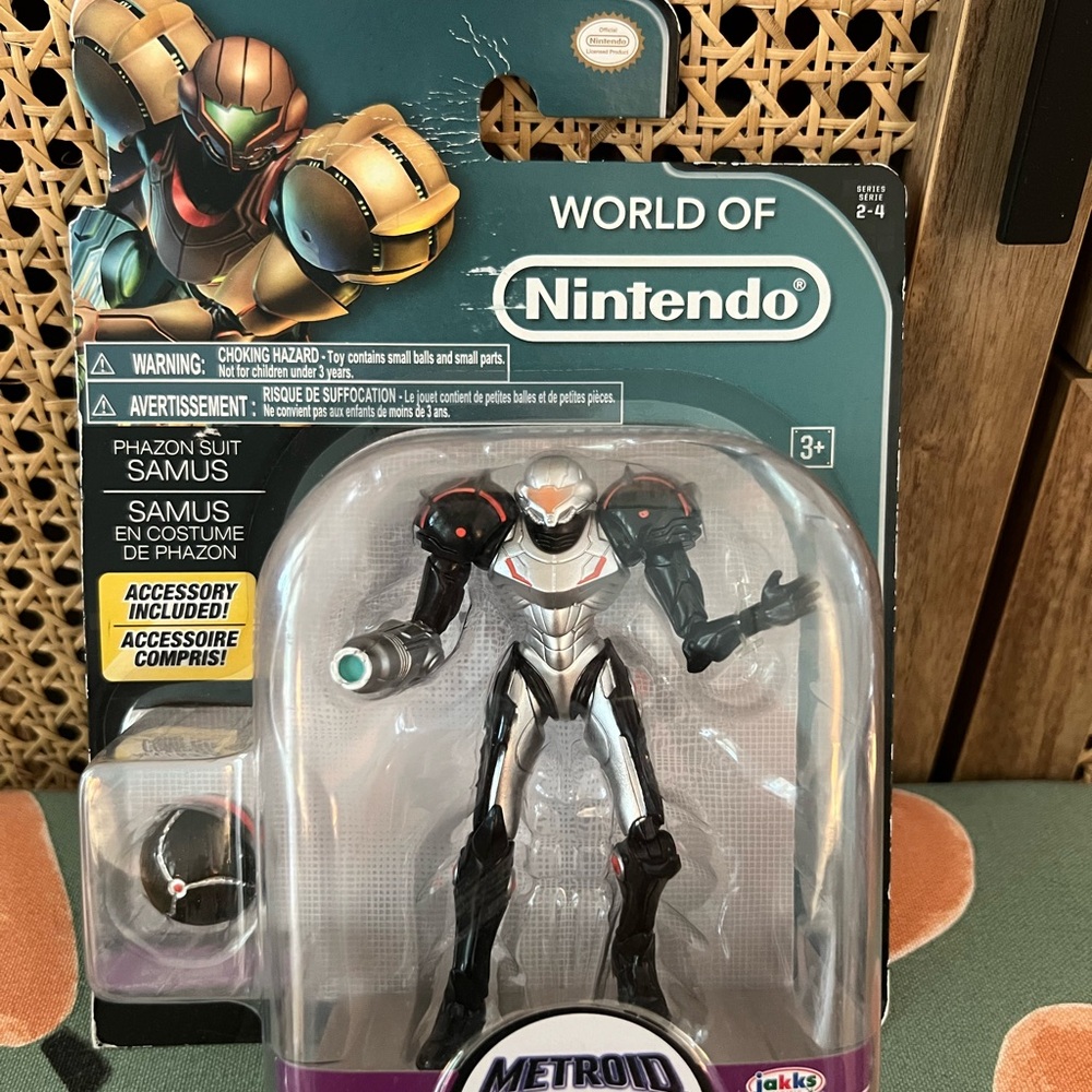 Nintendo Metroid Phazon Suit Samus Action Figure